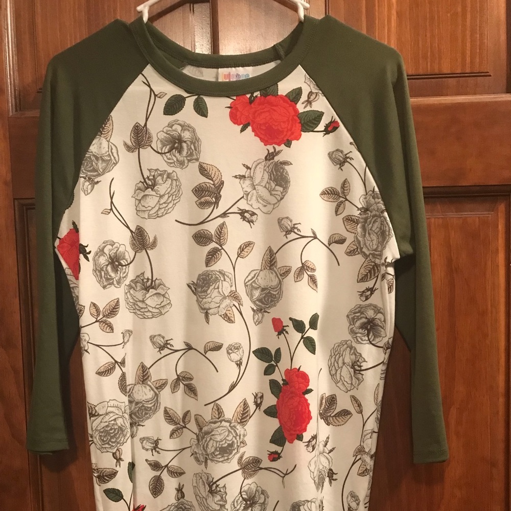 Lularoe Randy red roses